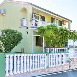 Apartment Pelicaric Dugi Otok, Sali