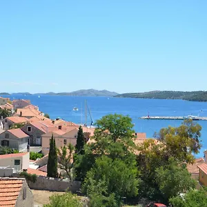 Apartment Blue, Sali