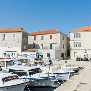 Apartment Mileta, Sali